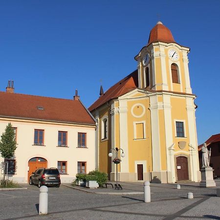 Apartman U Kostela Veseli nad Moravou Luaran gambar